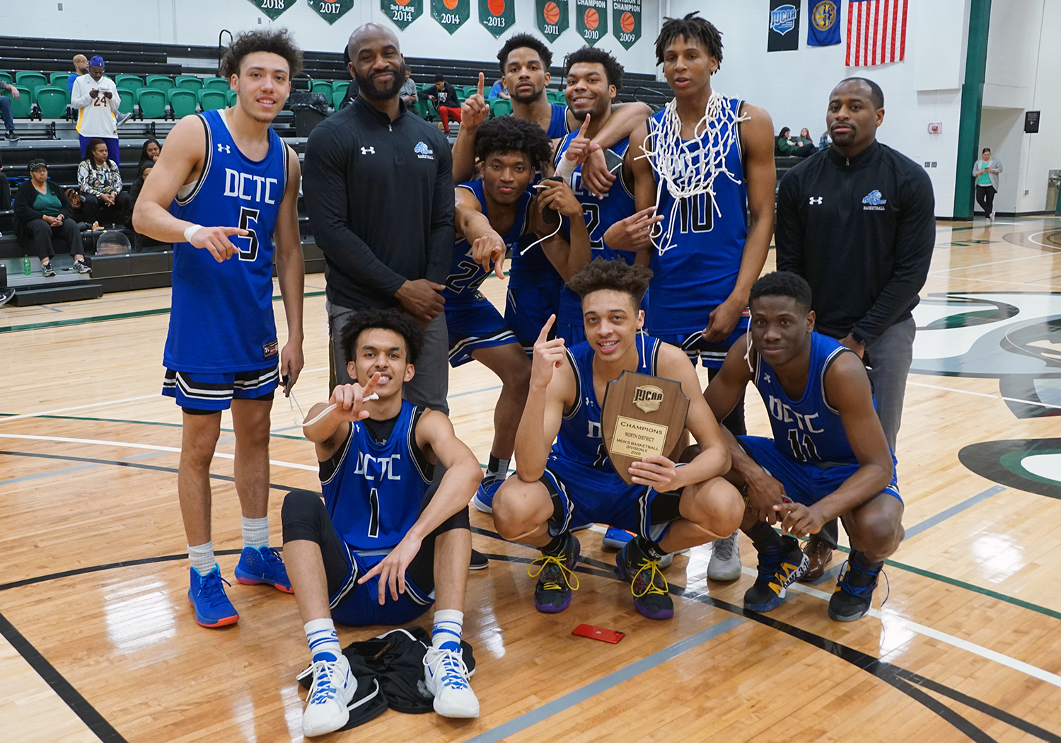 DCTC BASKETBALL ADVANCES TO NATIONALS