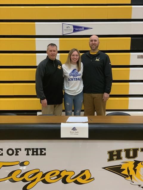 Brynn Swift commits to DCTC To Play Softball!