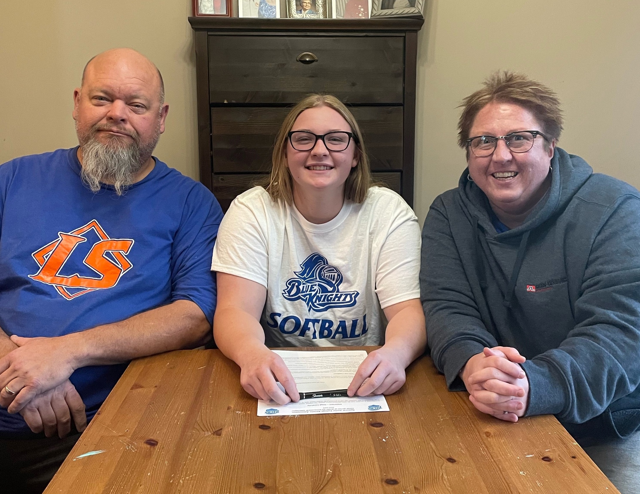 Riley Vander Pal Signs Letter Of Intent  For Softball