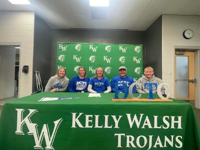 ALLISON BOROZ SIGNS WITH BLUE KNIGHTS SOFTBALL